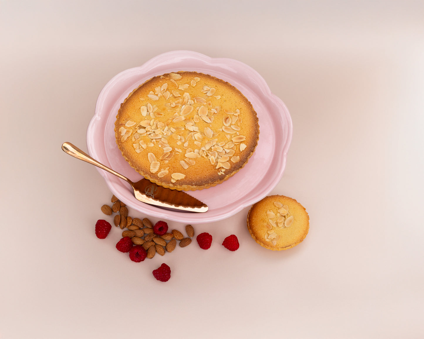 Bakewell tart almond raspberry - the happy bakery Co. 